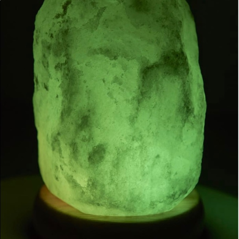 Himalayan Salt Lamp (Small) - Picture 4 of 11